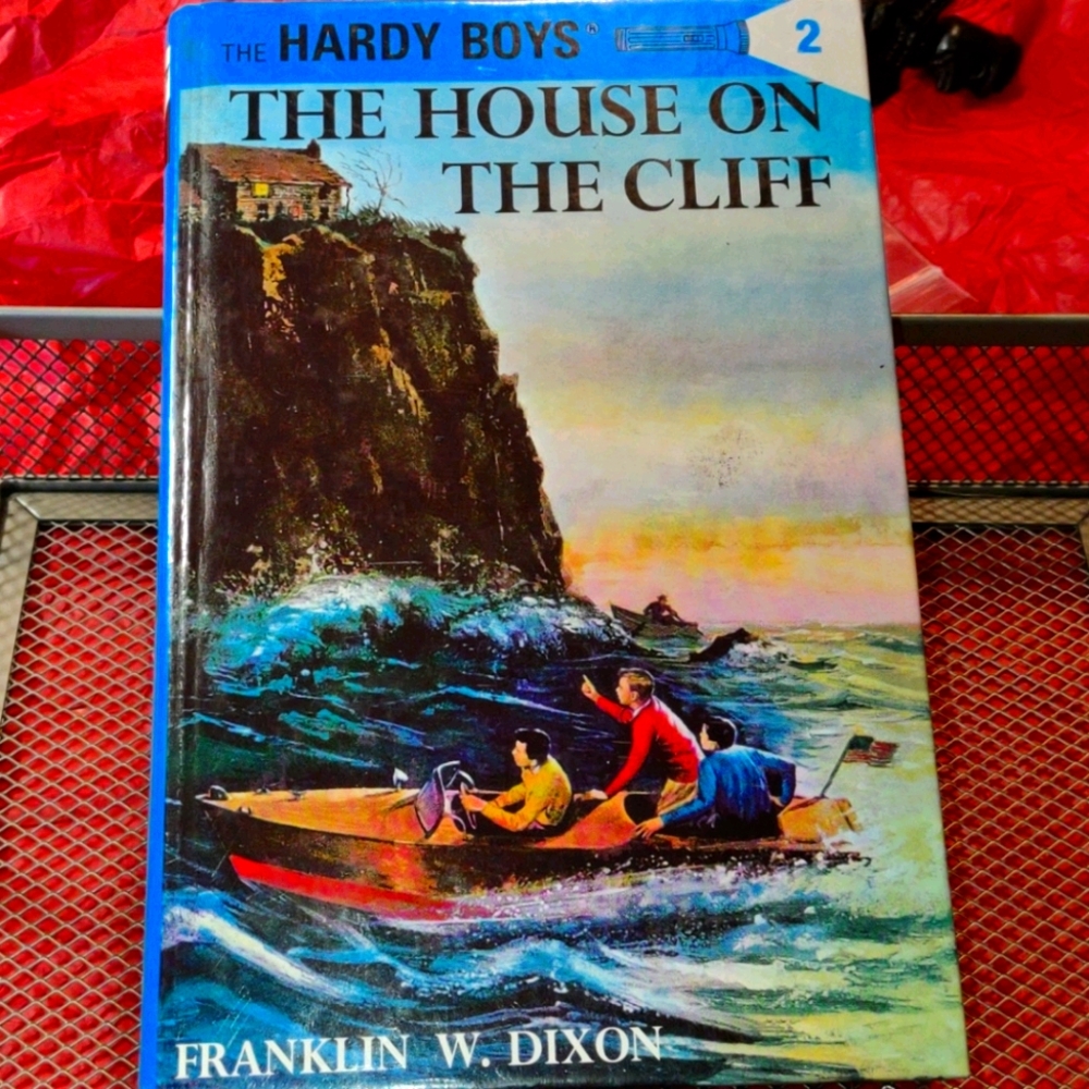 Hardy boys volume 2 The house on the cliff